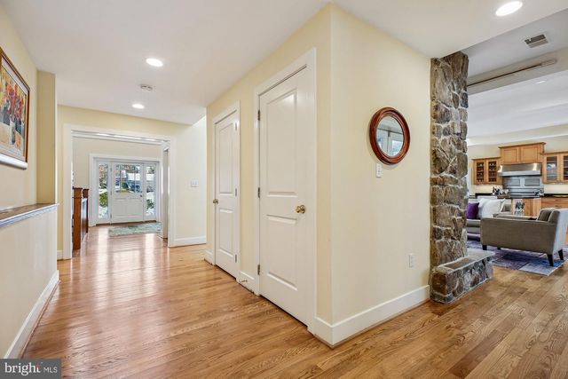 9421 THRUSH LN, Potomac, MD 20854