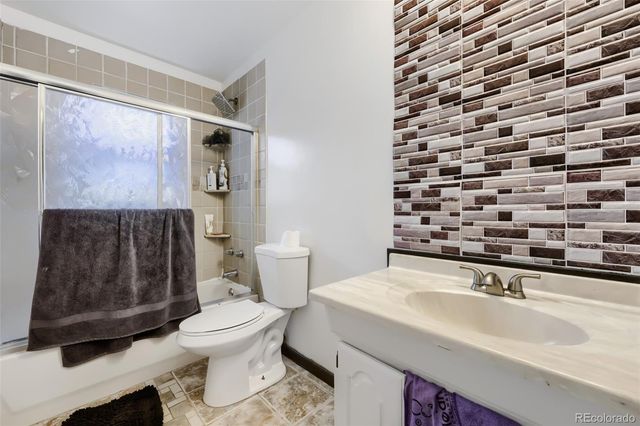 15684 E Bails Drive, Aurora, CO 80017
