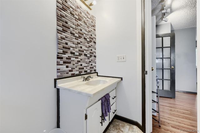 15684 E Bails Drive, Aurora, CO 80017
