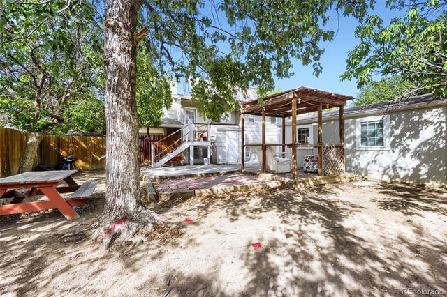 15684 E Bails Drive, Aurora, CO 80017