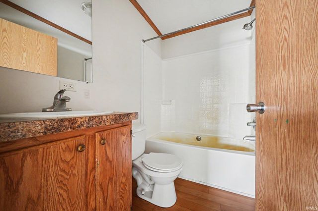 52869 Marks Street, South Bend, IN 46637