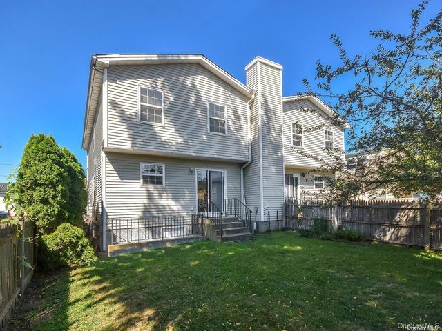 34 Firwood Road B, Port Washington, NY 11050