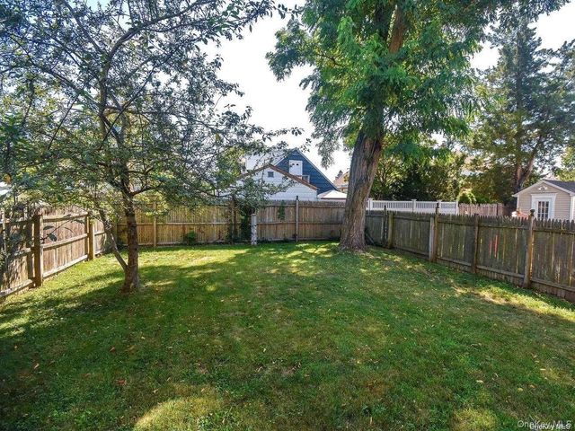 34 Firwood Road B, Port Washington, NY 11050