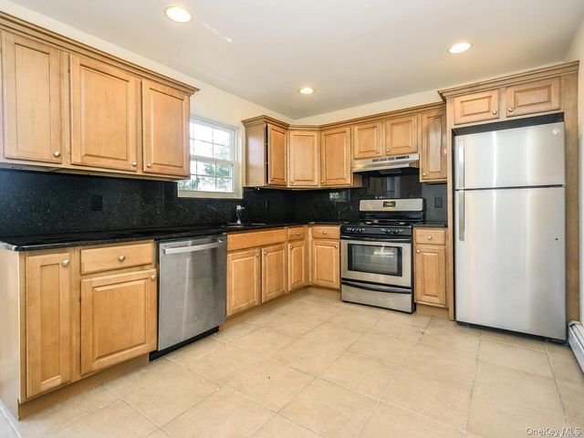34 Firwood Road B, Port Washington, NY 11050