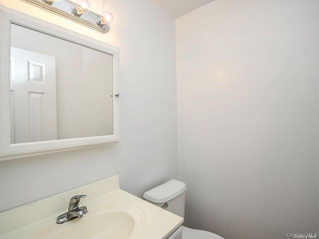 34 Firwood Road B, Port Washington, NY 11050