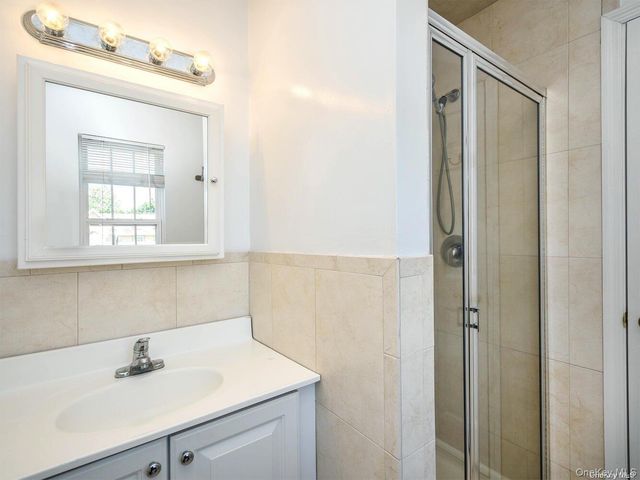 34 Firwood Road B, Port Washington, NY 11050