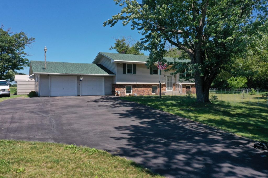 5276 392nd Street, North Branch, MN 55056 — exterior