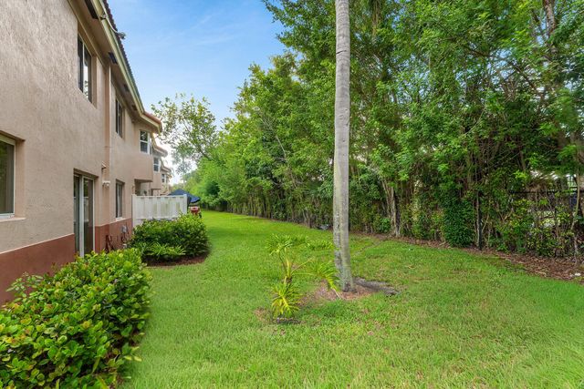 3504 Briar Bay Boulevard 206, West Palm Beach, FL 33411
