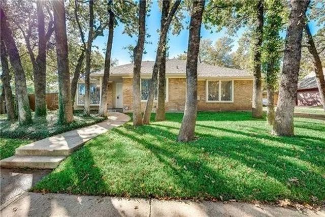 2024 Crooked Creek Lane, Arlington, TX 76006