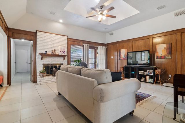 2024 Crooked Creek Lane, Arlington, TX 76006