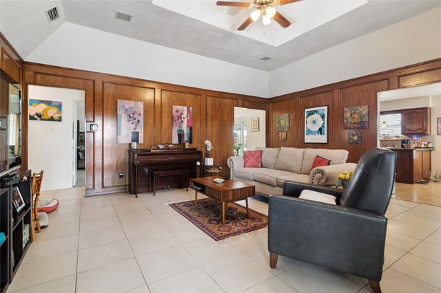 2024 Crooked Creek Lane, Arlington, TX 76006