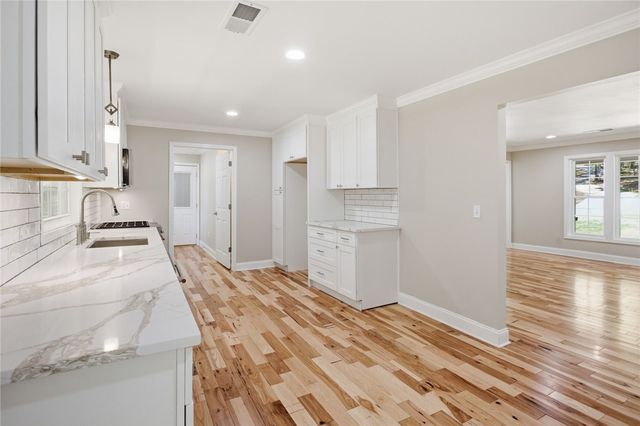 150 Turpin Road, Mountain Rest, SC 29664