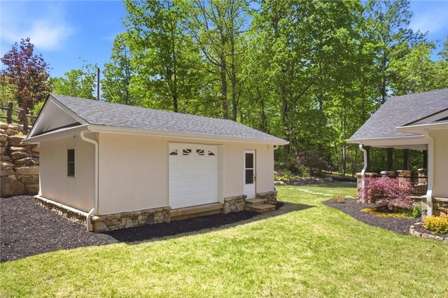 150 Turpin Road, Mountain Rest, SC 29664