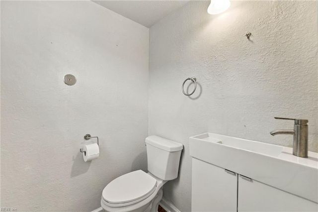 1733 Greenhouse RD, Virginia Beach, VA 23455