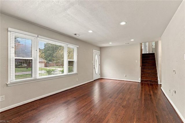 1733 Greenhouse RD, Virginia Beach, VA 23455