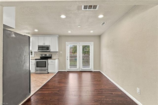 1733 Greenhouse RD, Virginia Beach, VA 23455