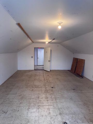29323 Gratiot Avenue, Roseville, MI 48066