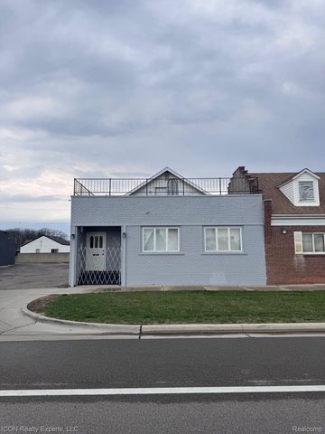 29323 Gratiot Avenue, Roseville, MI 48066