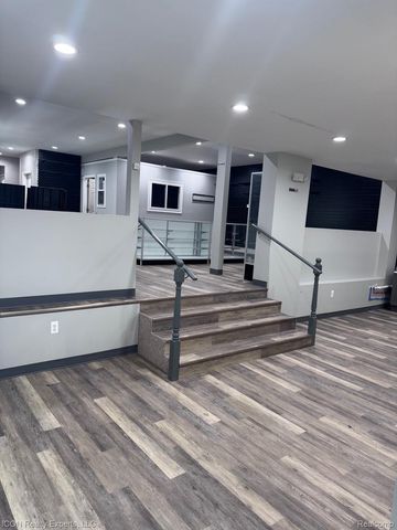 29323 Gratiot Avenue, Roseville, MI 48066