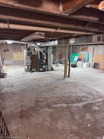 29323 Gratiot Avenue, Roseville, MI 48066
