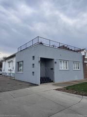 29323 Gratiot Avenue, Roseville, MI 48066