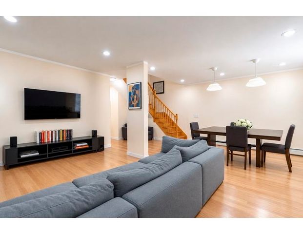 7800 GRAND AVE, North Bergen, NJ 07047