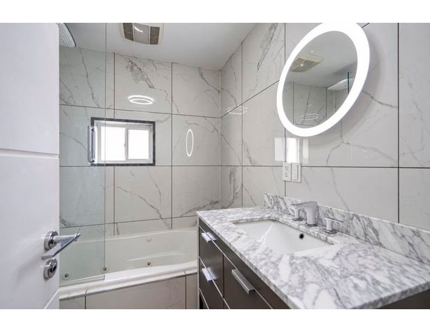 7800 GRAND AVE, North Bergen, NJ 07047