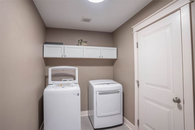 609 NE Maple Street, Elkhart, IA 50073