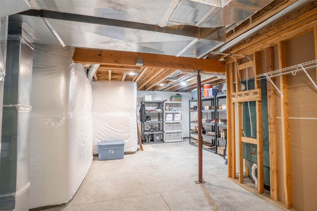 609 NE Maple Street, Elkhart, IA 50073