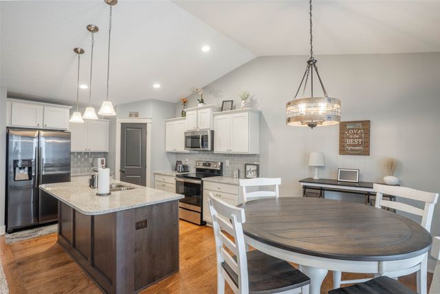 609 NE Maple Street, Elkhart, IA 50073