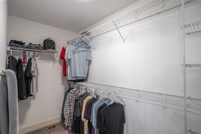 609 NE Maple Street, Elkhart, IA 50073