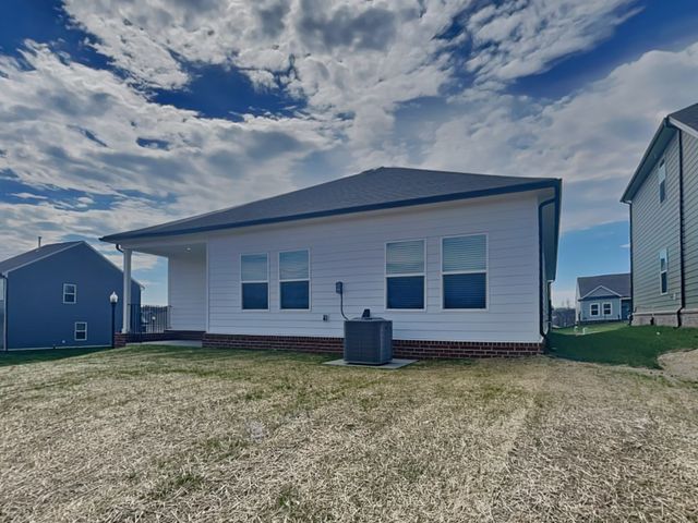 563 Cedar Brook Dr, White House, TN 37188