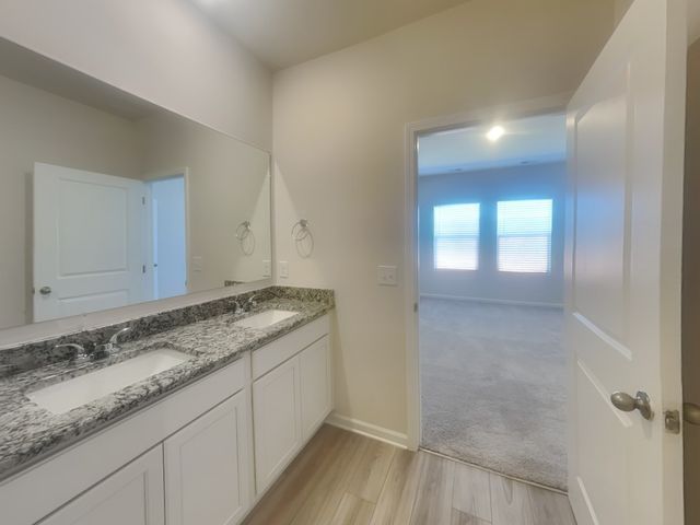 563 Cedar Brook Dr, White House, TN 37188
