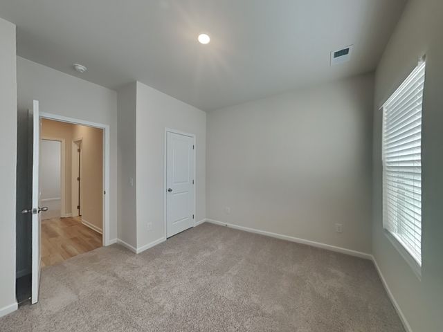 563 Cedar Brook Dr, White House, TN 37188