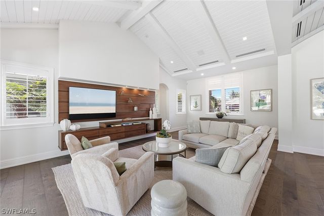 1438 Murex DR, Naples, FL 34102