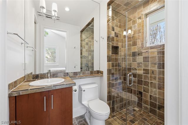 1438 Murex DR, Naples, FL 34102