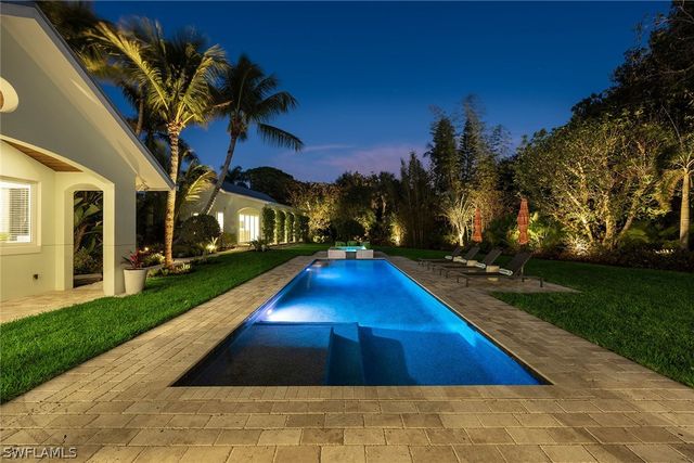 1438 Murex DR, Naples, FL 34102