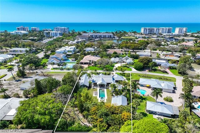 1438 Murex DR, Naples, FL 34102