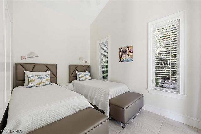 1438 Murex DR, Naples, FL 34102