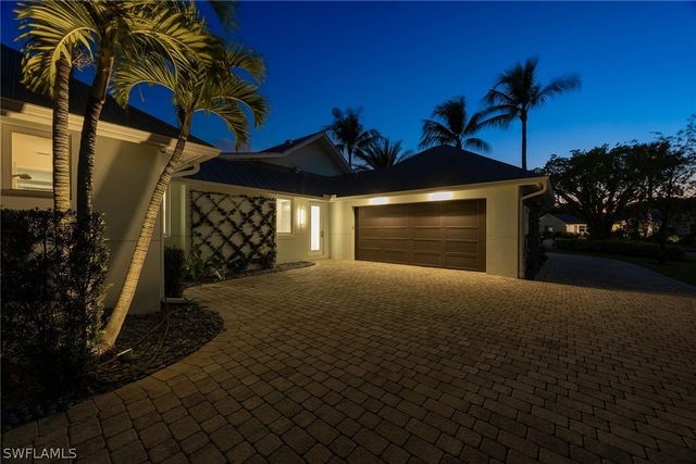 1438 Murex DR, Naples, FL 34102