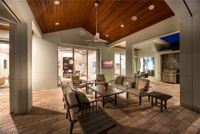 1438 Murex DR, Naples, FL 34102