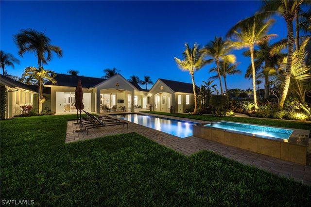 1438 Murex DR, Naples, FL 34102