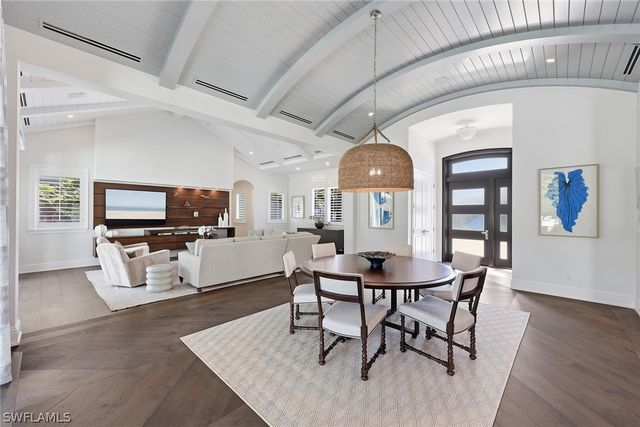 1438 Murex DR, Naples, FL 34102