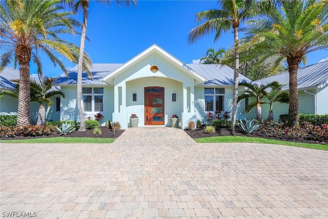 1438 Murex DR, Naples, FL 34102