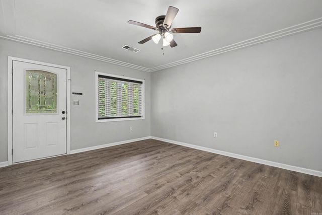1200 Chris Drive, Benton, AR 72015