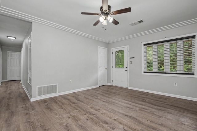 1200 Chris Drive, Benton, AR 72015