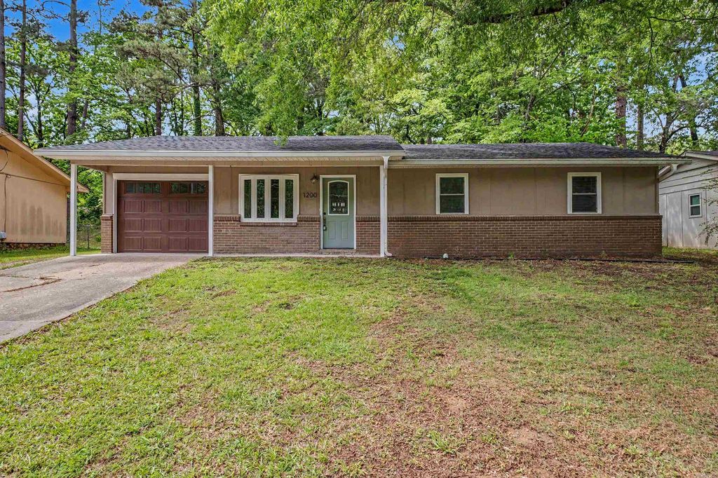 1200 Chris Drive, Benton, AR 72015