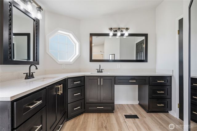 105 Robin Court, Longview, WA 98632