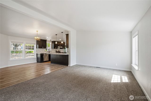 105 Robin Court, Longview, WA 98632