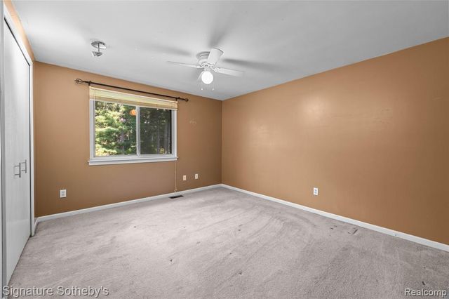 1312 Merry Road, Waterford, MI 48328